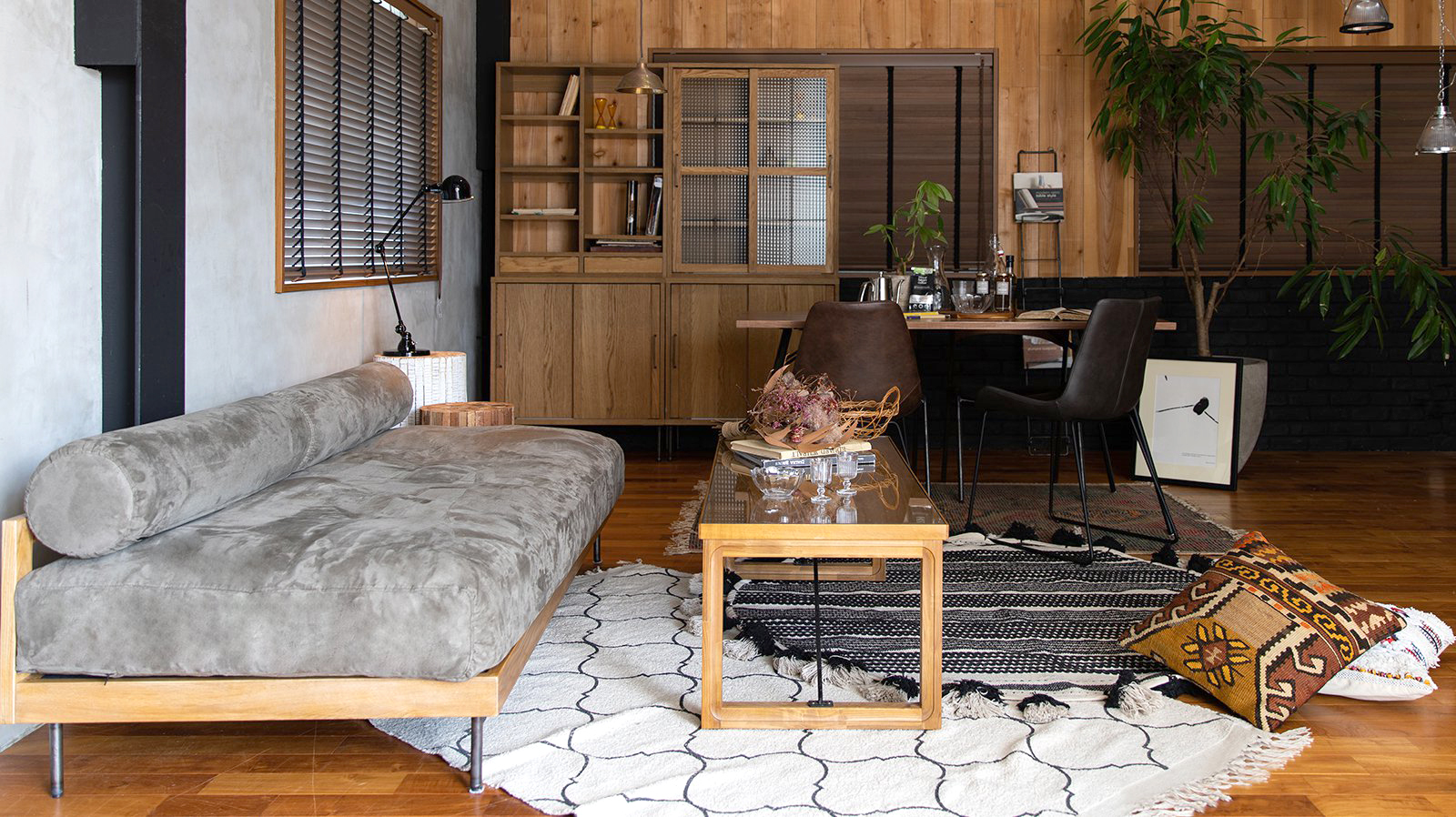 メンズライクなヴィンテージスタイルのお部屋コーディネート A Depeche アデペシュ 22年7月度コーディネートページ