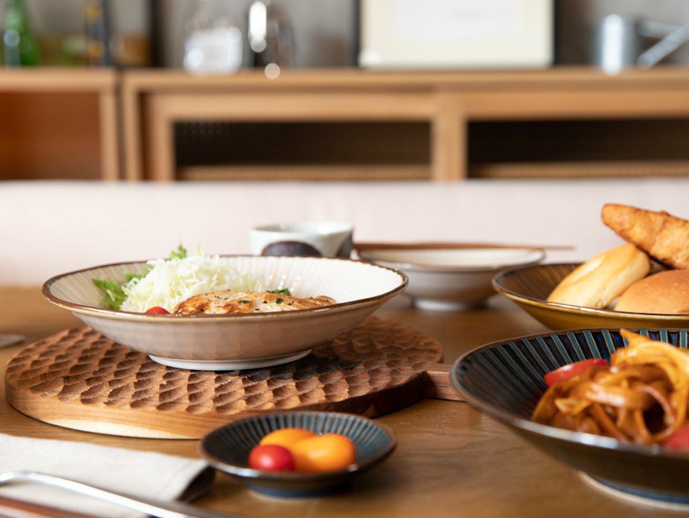 【廃盤】英国  プチポワン ティーセット✕6客＋BB皿 廃盤】英国 プチポワン ティーセット✕6客＋BB皿 廃盤】英国