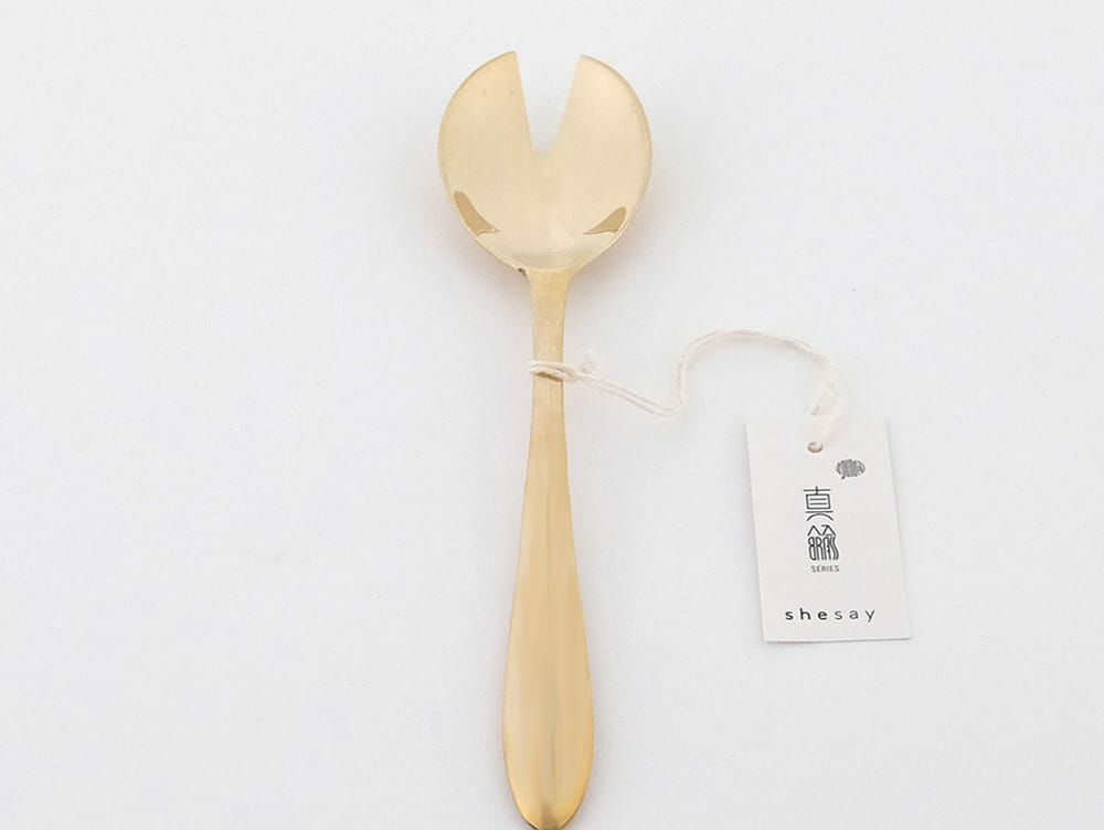 パーティーシーンに合うBRASSのサラダサーバー | 家具・インテリア a