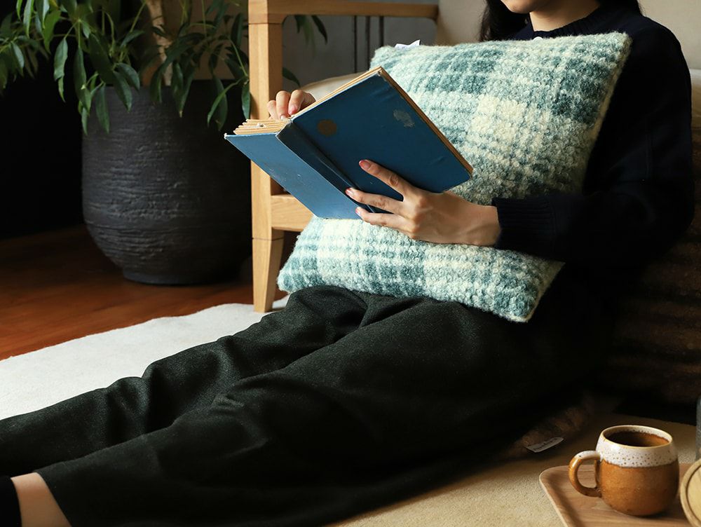 シュミネ スクエアクッション | 家具・インテリア a.depeche(アデペシュ)