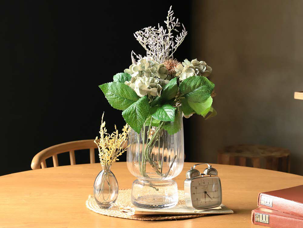   tenera フラワーベース やさしく空間になじむ、ふっくらとしたフォルムと淡い色合いのフラワー